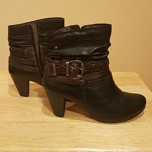 Pikolinos Black leather  ankle bootie